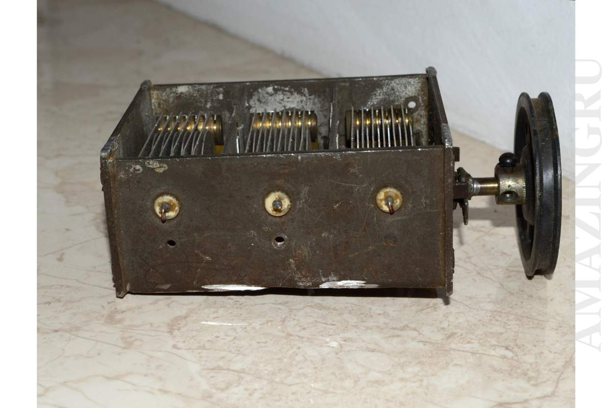 3 (Three) Section Air Variable Capacitor 3x 26-194pF Vintage Soviet USSR 3 (Three) Section Air Variable Capacitor 3x 26-194pF Vintage Soviet USSR