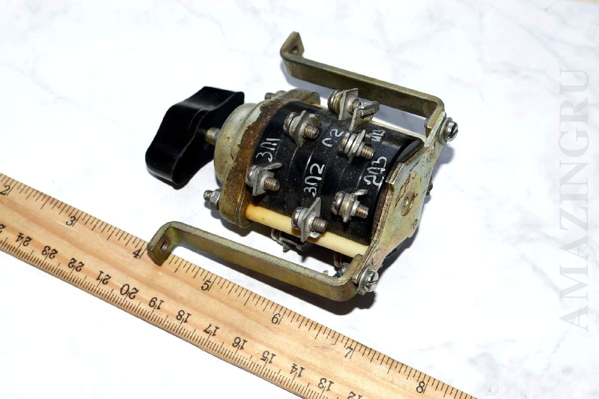 2x Rotary Switch PV3-25 (25A 220V; 16A 380V); PP3-10 (10A 220V; 6A 380V) Soviet_1