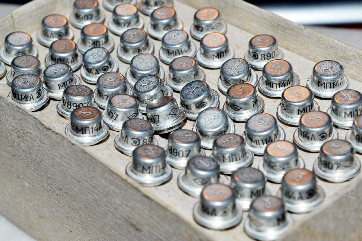 50x MP40A RUSSIAN MILITARY GERMANIUM PNP TRANSISTOR МП40А ...