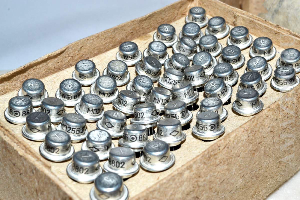 22x MP25B = AC116, 2SB200, 2N44 Germanium PNP Transistor USSR Soviet