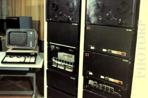 antique computer equipment for tape recording_3