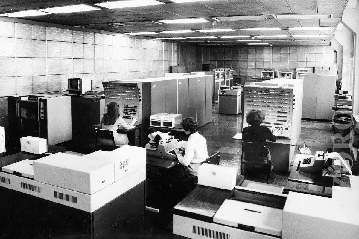 VINTAGE CIRCUIT BOARD ES-7033/1300 Mainframe Computer PCB Assembly Design USSR_5