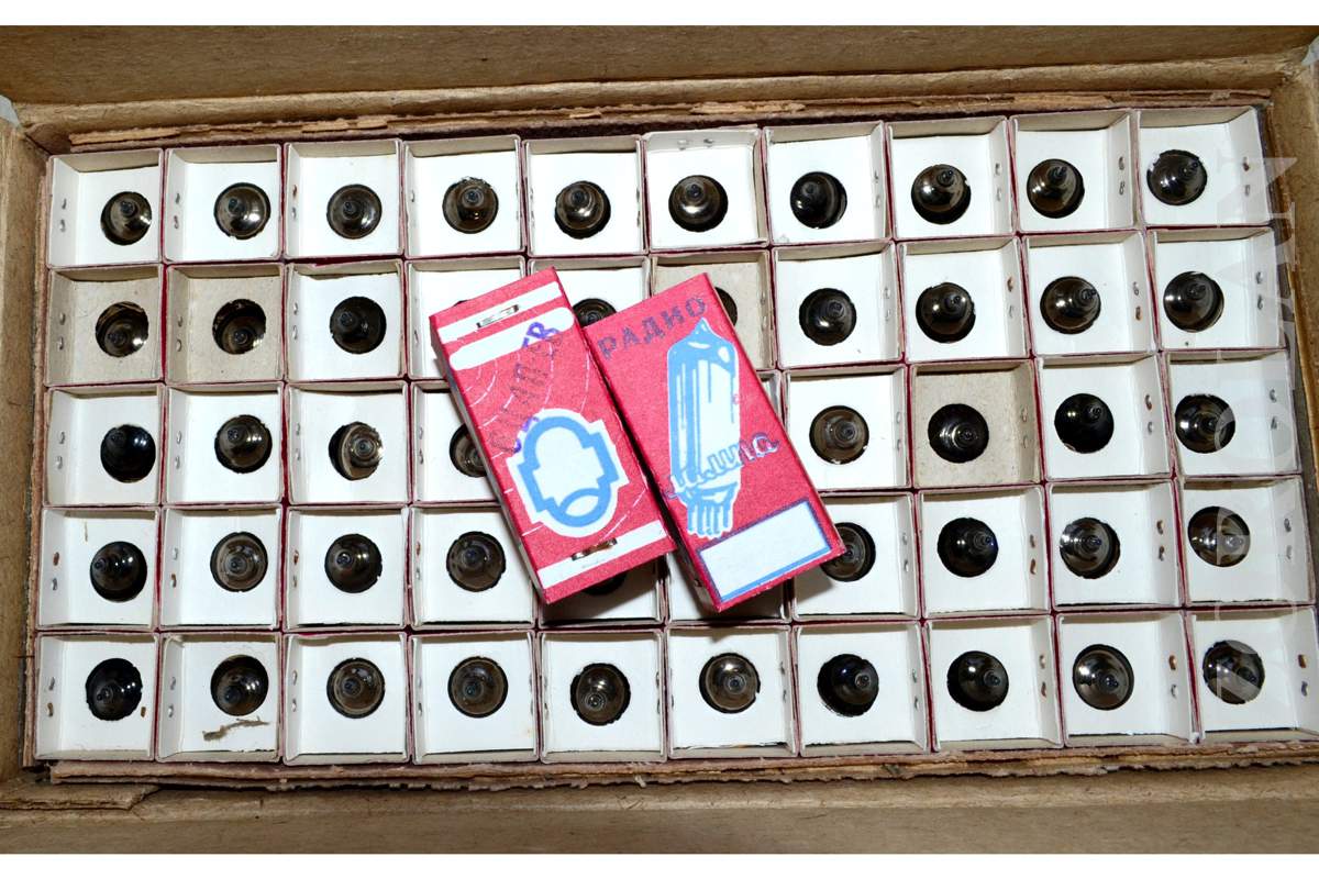 6C4P-EV = EZ90, 6Z31 Rectifier Tube Reflector Soviet 1990 NEW in BOX_1_2_3_4_5_6_7_8_9_10 6C4P-EV = EZ90, 6Z31 Rectifier Tube Reflector Soviet 1990 NEW in BOX_1_2_3_4_5_6_7_8_9_10