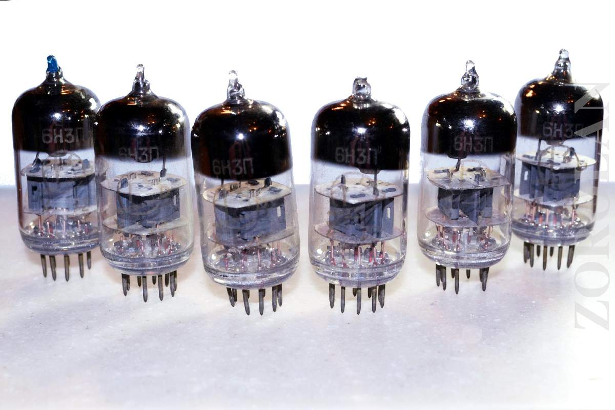 Equivalent or 2C51 = 6CC42 = 5670 Set of 4 6N3P double triode tubes